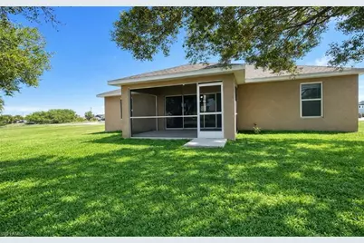 2010 NE 13th Pl, Cape Coral, FL 33909 - Photo 25