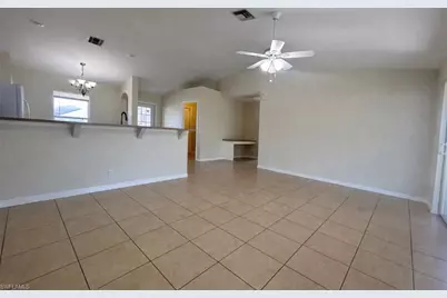 2010 NE 13th Pl, Cape Coral, FL 33909 - Photo 7