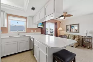 4231 SE 19th Pl, Cape Coral, FL 33904 - Photo 9