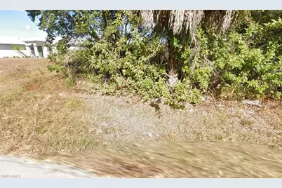 3106 62nd St W, Lehigh Acres, FL 33971 - Photo 3