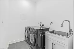 512 NW 35th Pl, Cape Coral, FL 33993 - Photo 27