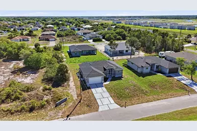 429 Palmyra Ave, Lehigh Acres, FL 33974 - Photo 39