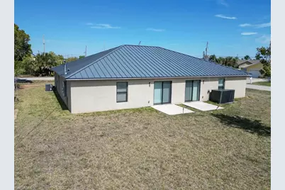 1054 SE 10th St, Cape Coral, FL 33990 - Photo 19