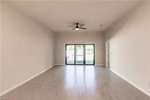 925 SE 14th St, Cape Coral, FL 33990 - Photo 7