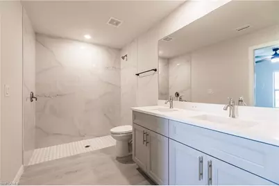 925 SE 14th St, Cape Coral, FL 33990 - Photo 17