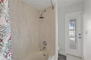 313 SE 6th St, Cape Coral, FL 33990 - Photo 15