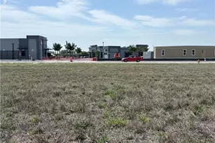 1121 NE 7th St, Cape Coral, FL 33909 - Photo 3