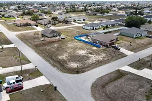 300 NW 21st St, Cape Coral, FL 33993 - Photo 3