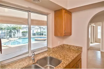 601 SE 15th Ter, Cape Coral, FL 33990 - Photo 17