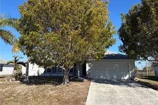 1213 SW 8th Pl, Cape Coral, FL 33991 - Photo 9