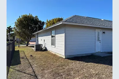 1213 SW 8th Pl, Cape Coral, FL 33991 - Photo 17