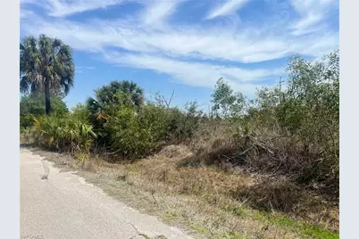 20821 Lazy D Farm Rd, Estero, FL 33928 - Photo 5
