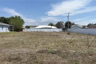 4313 SW 9th Pl, Cape Coral, FL 33914 - Photo 7