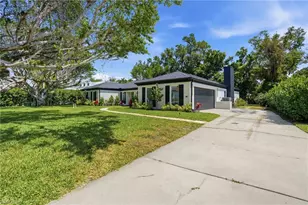 3931 W Riverside Dr, Fort Myers, FL 33901 - Photo 9