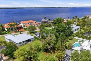 3931 W Riverside Dr, Fort Myers, FL 33901 - Photo 47