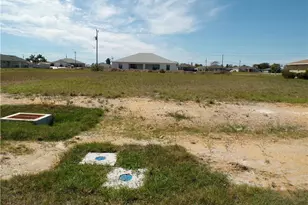 1816 NE 8th Pl, Cape Coral, FL 33909 - Photo 5