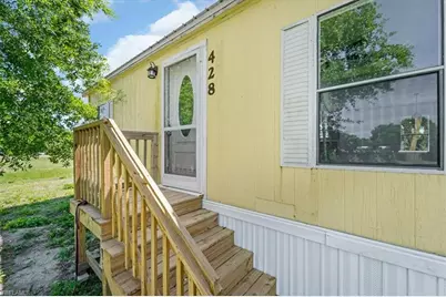 428 Avenue D NW, Moore Haven, FL 33471 - Photo 3