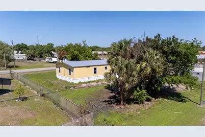 428 Avenue D NW, Moore Haven, FL 33471 - Photo 35