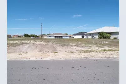 825 NE 15th Ln, Cape Coral, FL 33909 - Photo 21