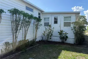 120 Lantern Pl, North Fort Myers, FL 33917 - Photo 9