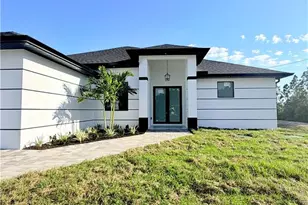 800 E 7th St, Lehigh Acres, FL 33972 - Photo 1