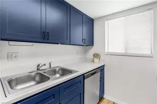 5839 Vancouver Cir, Fort Myers, FL 33907 - Photo 7