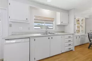 726 Knotty Pine Cir, North Fort Myers, FL 33917 - Photo 11