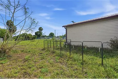 2405 Zoysia Ln, North Fort Myers, FL 33917 - Photo 31