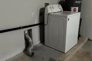 1427 NE 8th Pl, Cape Coral, FL 33909 - Photo 9