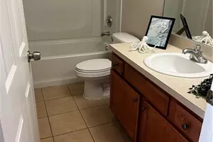 1427 NE 8th Pl, Cape Coral, FL 33909 - Photo 7