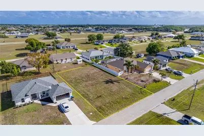 2113 NE 15th Ter, Cape Coral, FL 33909 - Photo 3