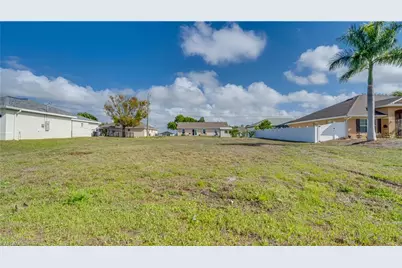 2113 NE 15th Ter, Cape Coral, FL 33909 - Photo 5