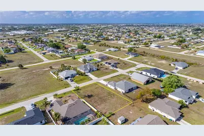 2113 NE 15th Ter, Cape Coral, FL 33909 - Photo 17