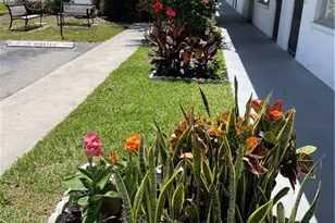 4906 Victoria Dr, Cape Coral, FL 33904 - Photo 3