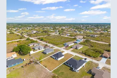 2810 72nd St W, Lehigh Acres, FL 33971 - Photo 19