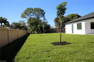 214 SE 8th St, Cape Coral, FL 33990 - Photo 23