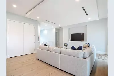 445 Madison Ct, Fort Myers Beach, FL 33931 - Photo 5