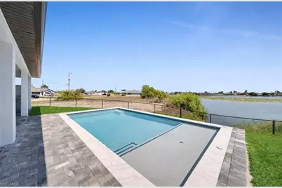 323 NW 11th Ter, Cape Coral, FL 33993 - Photo 33