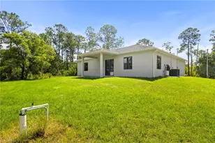 923 Alcalde St E, Lehigh Acres, FL 33974 - Photo 23