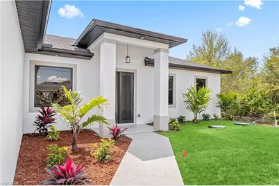 2705 Darlene Pl, Lehigh Acres, FL 33971 - Photo 3