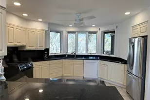 484 Gulf Bend Dr, Captiva, FL 33924 - Photo 17