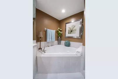 2080 W 1st St #304, Fort Myers, FL 33901 - Photo 11