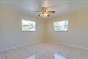 19 NE 20th Pl, Cape Coral, FL 33909 - Photo 17