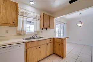 19 NE 20th Pl, Cape Coral, FL 33909 - Photo 7