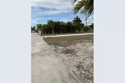 5012 Flamingo Dr, Saint James City, FL 33956 - Photo 15