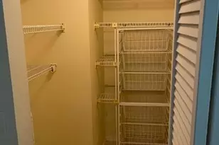 12481 McGregor Blvd, Fort Myers, FL 33919 - Photo 9