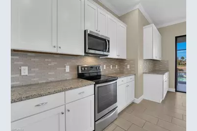 10093 Avalon Lake Cir, Fort Myers, FL 33913 - Photo 11