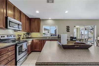 1422 NE 9th Ter, Cape Coral, FL 33909 - Photo 9