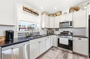 13110 Point Breeze Dr, Fort Myers, FL 33908 - Photo 7