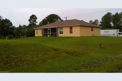 622 Grant Ave, Lehigh Acres, FL 33972 - Photo 3